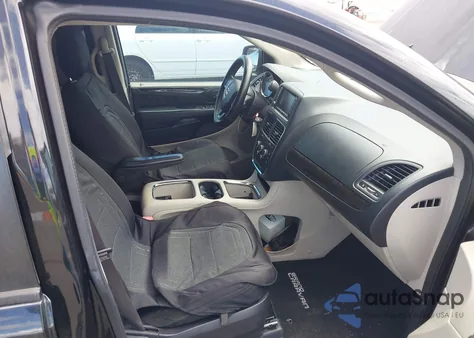 2015 Dodge Grand Caravan Sxt z USA, uszkodzony, nr VIN 2C4RDGCG8FR641246